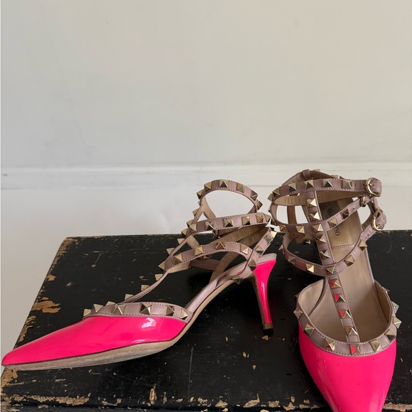 Valentino Women's Pink Studded Heels‎ - Picture 2 of 7